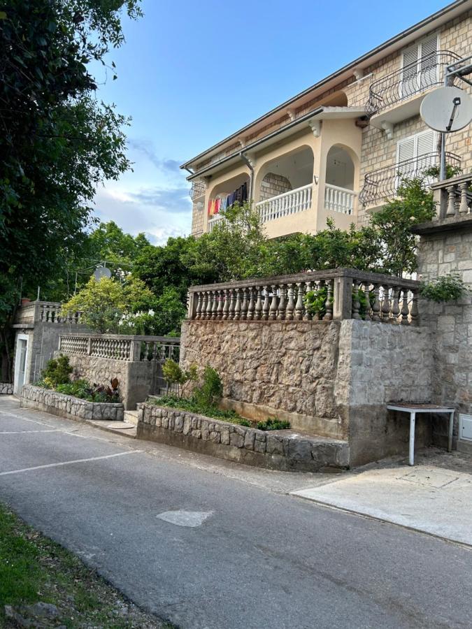 Lazarus Bigova Apartments Tivat Buitenkant foto