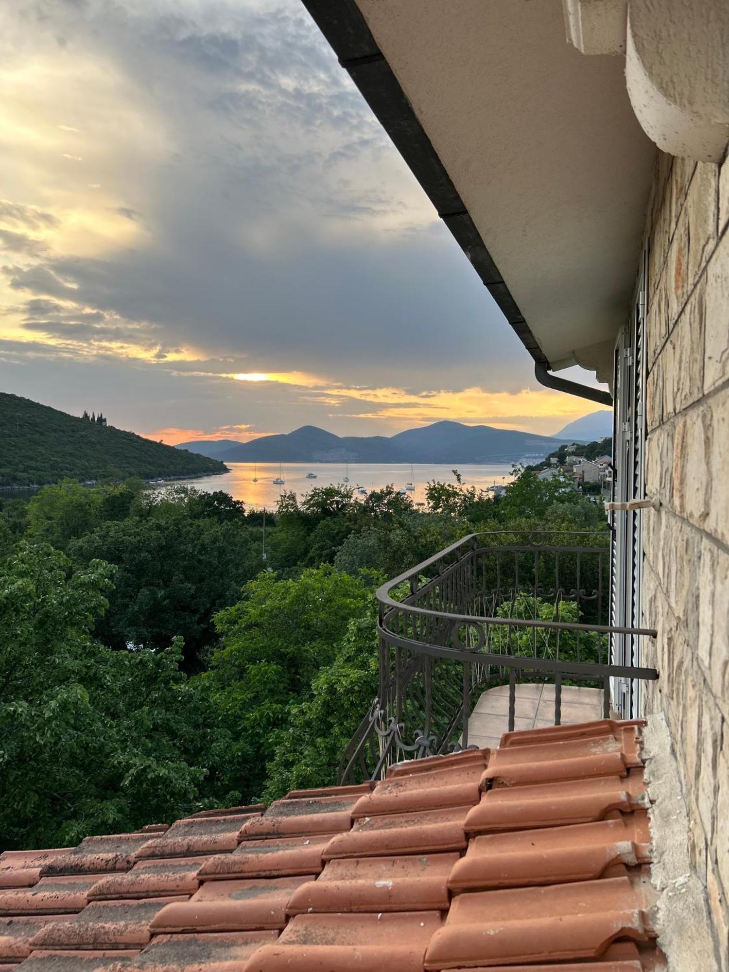Lazarus Bigova Apartments Tivat Buitenkant foto