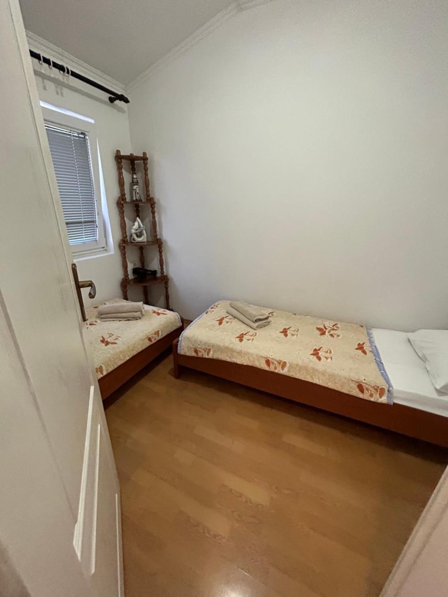 Lazarus Bigova Apartments Tivat Buitenkant foto