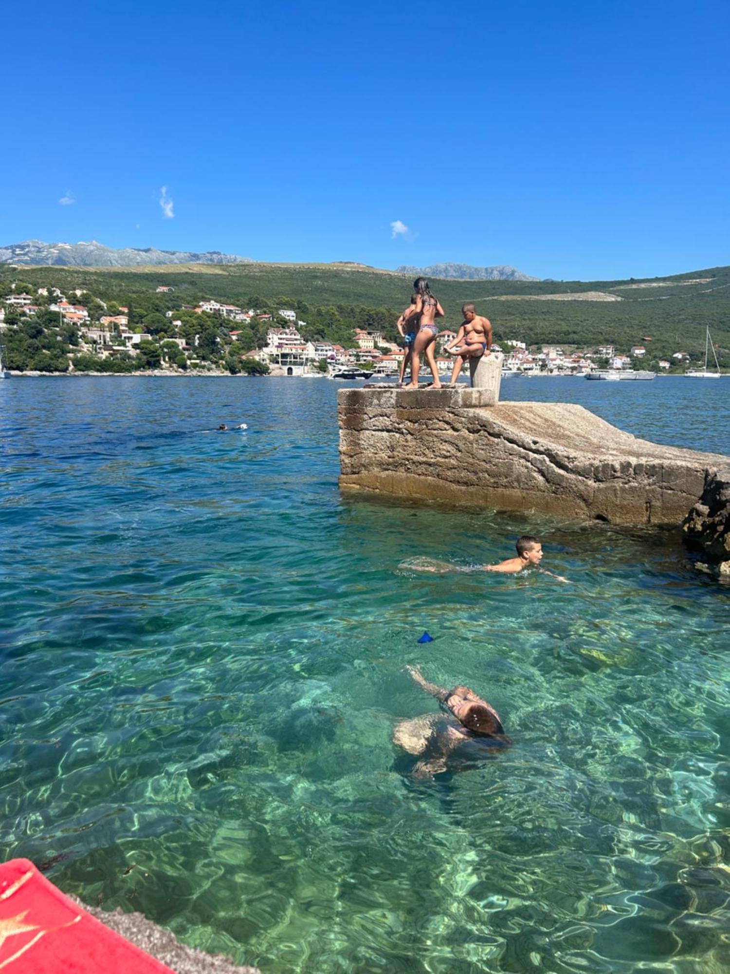 Lazarus Bigova Apartments Tivat Buitenkant foto